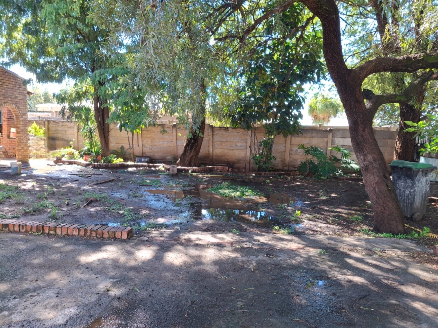 4 Bedroom Property for Sale in Oos Einde North West